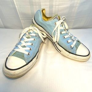 Converse Unisex All-Star Chuck Taylor Low Tops Light Blue Men's sz 6; Wmn's sz 8